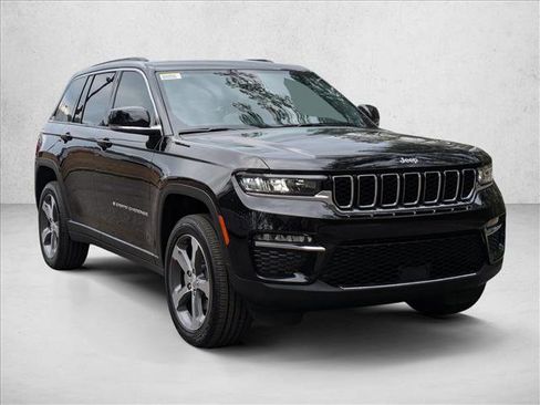 New 2025 Jeep Grand Cherokee Limited w/ Trailer Tow Package image 9