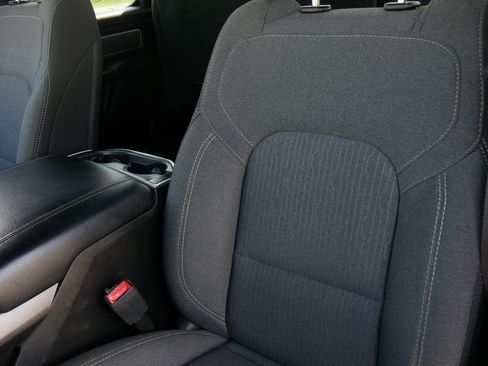Used 2020 RAM 1500 Big Horn AWD/4WD image 12