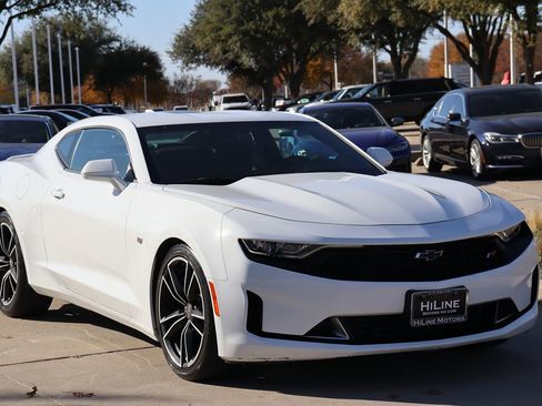 Used 2021 Chevrolet Camaro LT w/ RS Package image 2