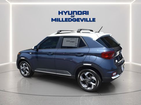 New 2025 Hyundai Venue Limited FWD image 2