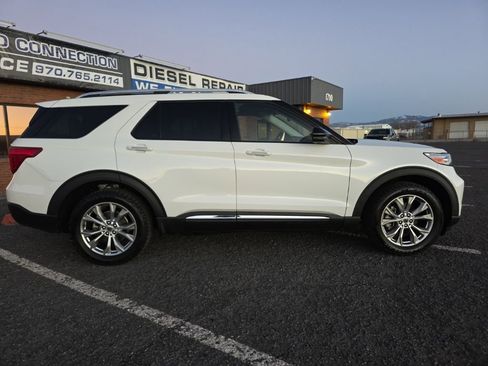 Used 2020 Ford Explorer Limited w/ Class III Trailer Tow Package image 8