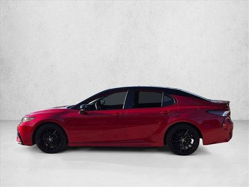 Used 2022 Toyota Camry XSE FWD image 8
