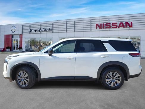 New 2026 Nissan Pathfinder S image 9