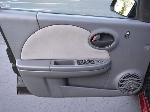 Used 2004 Saturn ION Level 2 image 10