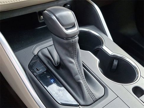 Certified 2021 Toyota Highlander XLE image 17