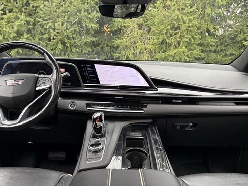 Certified 2022 Cadillac Escalade Sport w/ Touring Package image 38