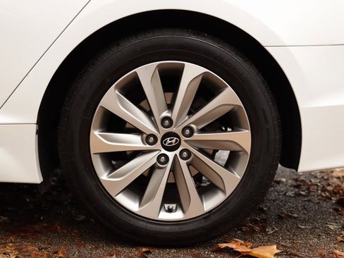 Used 2017 Hyundai Sonata Sport w/ Value Edition Package 02 image 37