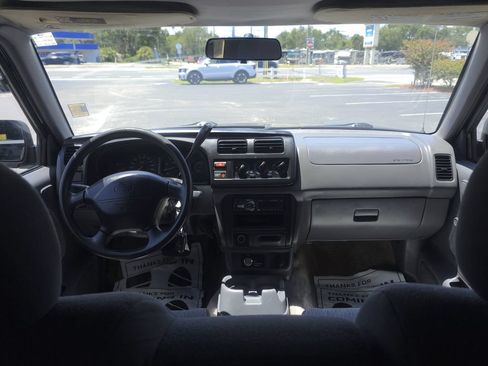Used 2000 Nissan Frontier XE RWD image 14