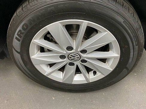 Used 2019 Volkswagen Golf SE image 30