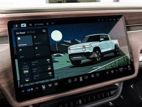 Used 2022 Rivian R1T Launch Edition image 33