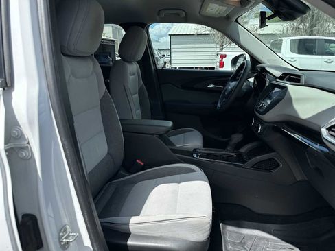 Used 2021 Chevrolet TrailBlazer LT FWD image 19