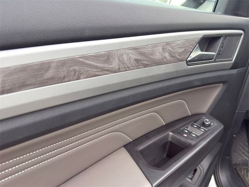 Used 2023 Volkswagen Atlas Cross Sport SE w/ Panoramic Sunroof Package image 13