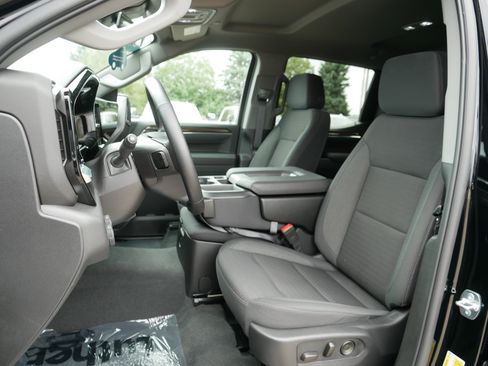 Certified 2026 Chevrolet Silverado 1500 LT AWD/4WD image 33