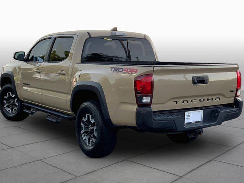 Used 2018 Toyota Tacoma TRD Off-Road AWD/4WD image 12