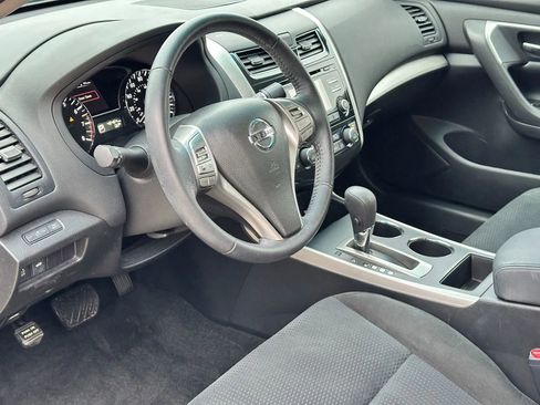 Used 2015 Nissan Altima 2.5 SV FWD image 10