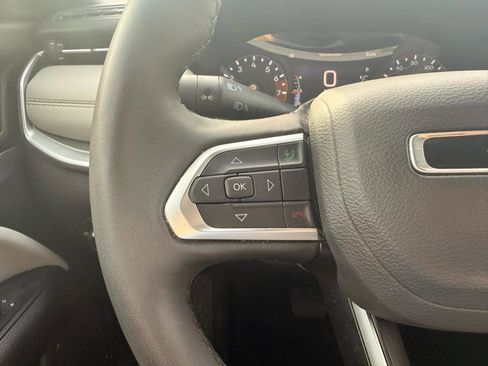 Used 2025 Jeep Compass Limited image 14