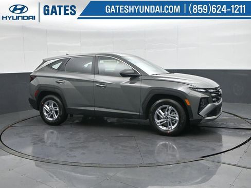 New 2026 Hyundai Tucson SE image 1