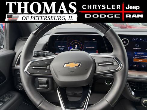 Used 2026 Chevrolet Suburban High Country AWD/4WD image 14