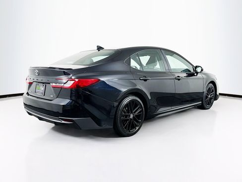 Used 2025 Toyota Camry SE image 9