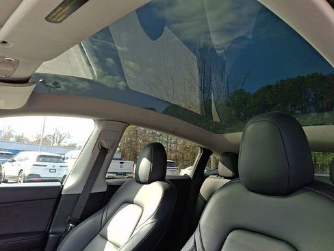 Used 2021 Tesla Model Y Long Range image 17