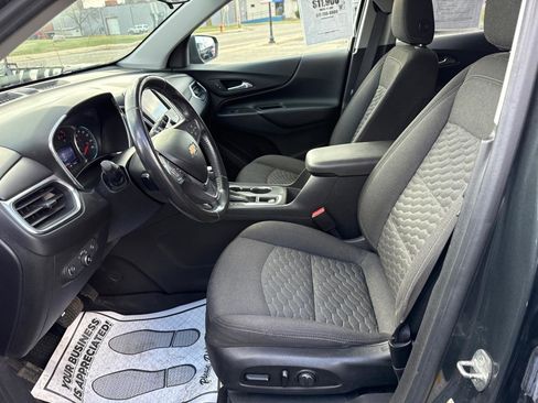 Used 2020 Chevrolet Equinox LT w/ Driver Convenience Package image 15