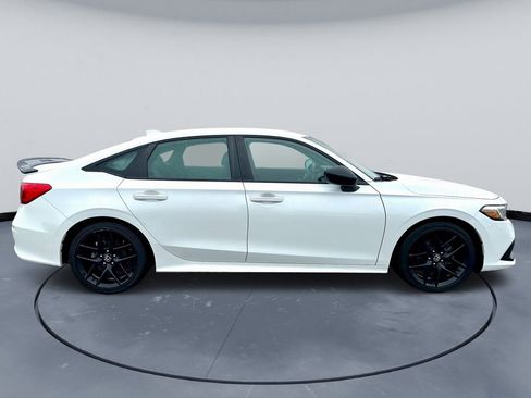 Used 2022 Honda Civic Sport image 2