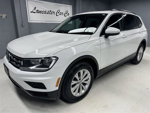Used 2018 Volkswagen Tiguan SE w/ Panoramic Sunroof Package image 1