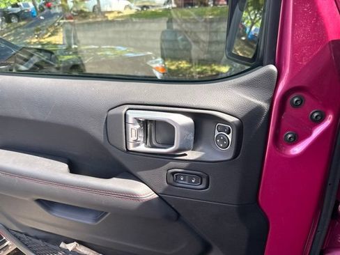 Used 2022 Jeep Wrangler Unlimited Rubicon w/ Steel Bumper Group AWD/4WD image 18