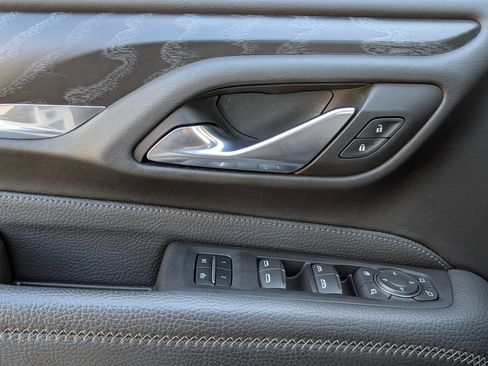 Used 2023 GMC Yukon XL Denali image 16