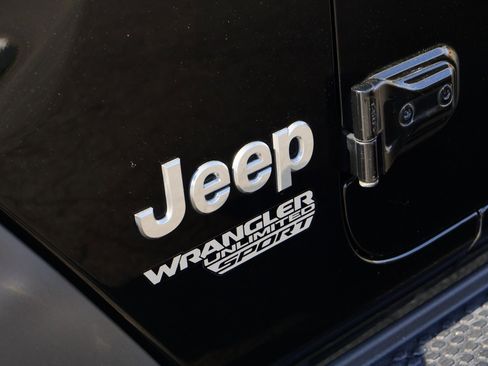 Used 2021 Jeep Wrangler Unlimited Sport w/ Sun And Sound Package AWD/4WD image 14