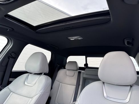 Certified 2025 Hyundai Santa Cruz Limited AWD/4WD image 33