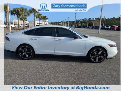 Used 2024 Honda Accord Sport image 9