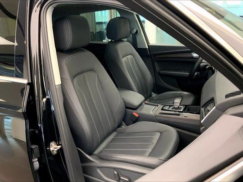 Used 2021 Audi Q5 2.0T Premium Plus w/ Premium Plus Package AWD/4WD image 9