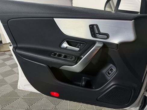 Used 2025 Mercedes-Benz CLA 250 4MATIC image 42