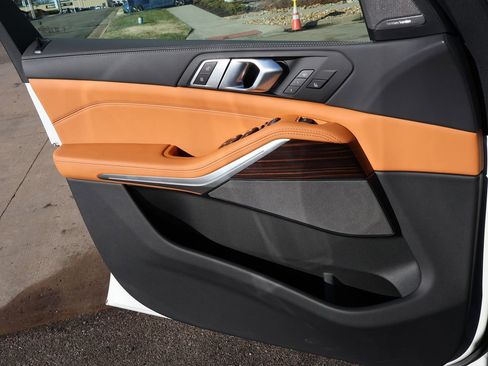 New 2026 BMW X5 xDrive40i w/ Climate Comfort Package image 39