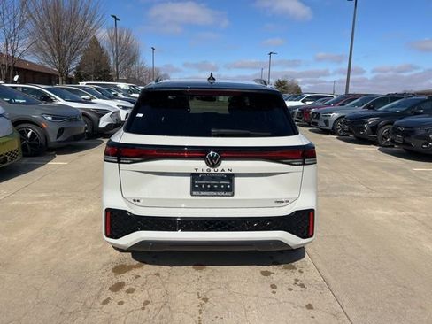 New 2026 Volkswagen Tiguan SE R-Line AWD/4WD image 5