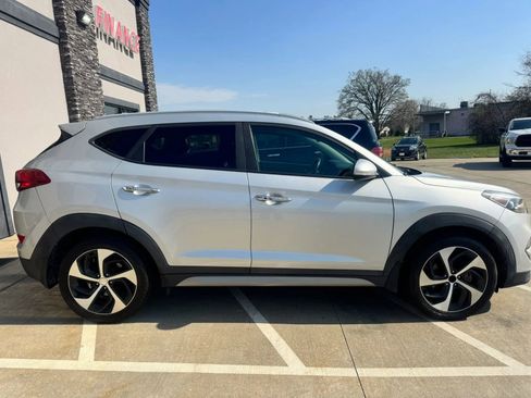 Used 2017 Hyundai Tucson Limited image 8
