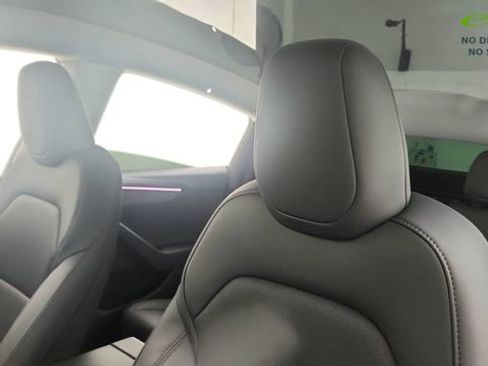 Used 2026 Tesla Model Y 2WD image 31
