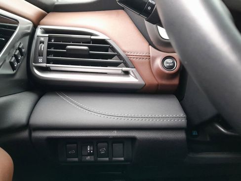 Used 2020 Subaru Outback Touring AWD/4WD image 15