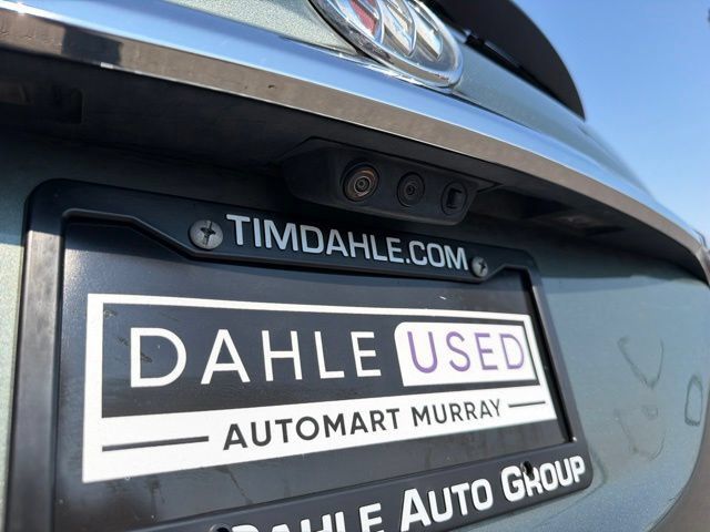 Used 2023 Buick Enclave Avenir w/ Avenir Technology Package AWD/4WD image 6