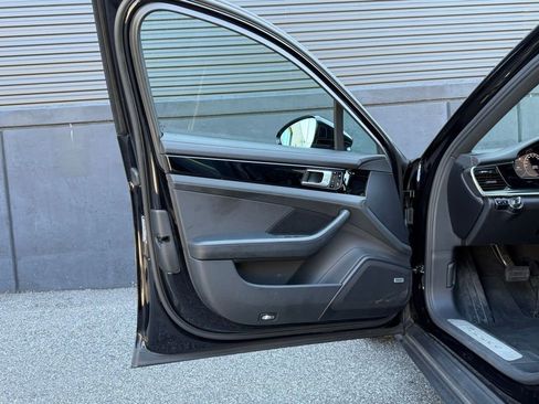 Certified 2018 Porsche Panamera 4 image 18