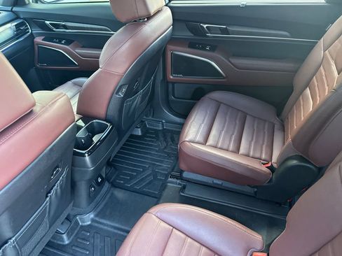 Used 2023 Kia Telluride SX Prestige image 12