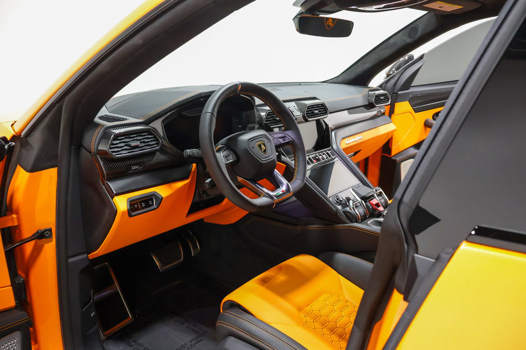 Used 2021 Lamborghini Urus AWD/4WD image 28