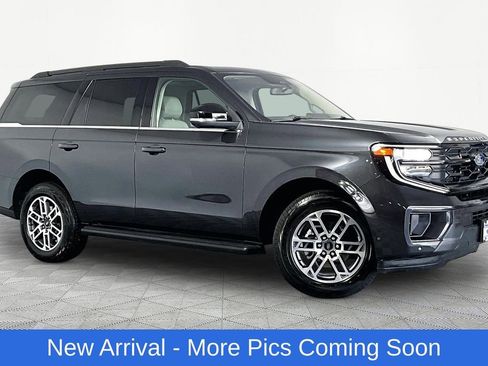 Used 2025 Ford Expedition Active AWD/4WD image 1