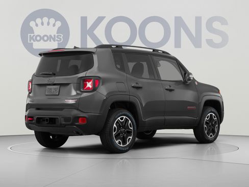 Used 2016 Jeep Renegade Sport w/ Power & Air Group FWD image 4