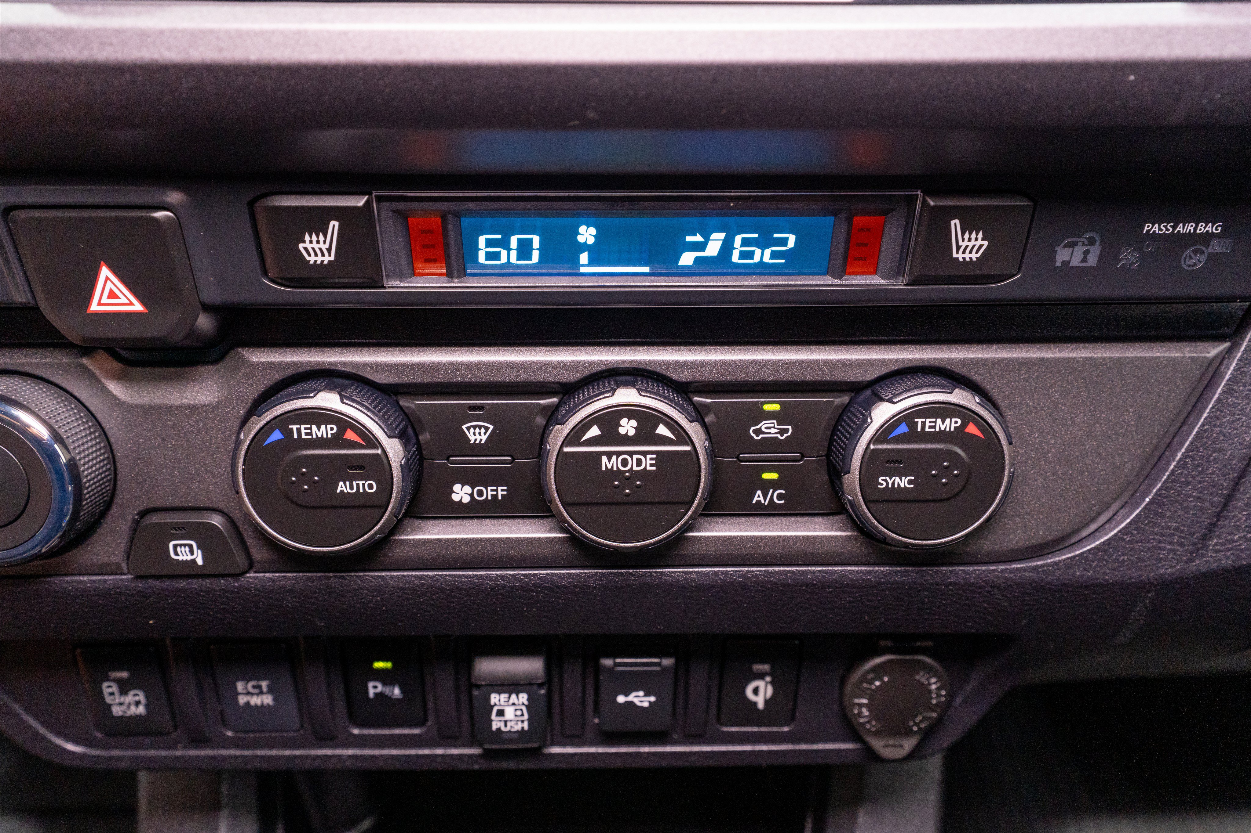 Used 2023 Toyota Tacoma TRD Sport w/ TRD Premium Sport Package AWD/4WD image 23