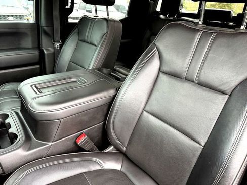 Used 2020 Chevrolet Silverado 1500 High Country w/ Technology Package image 10