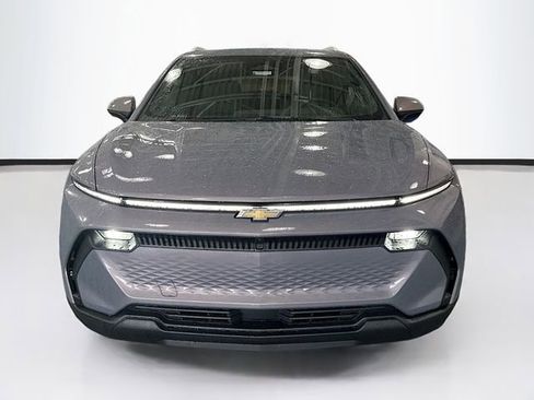 New 2026 Chevrolet Equinox EV LT image 4