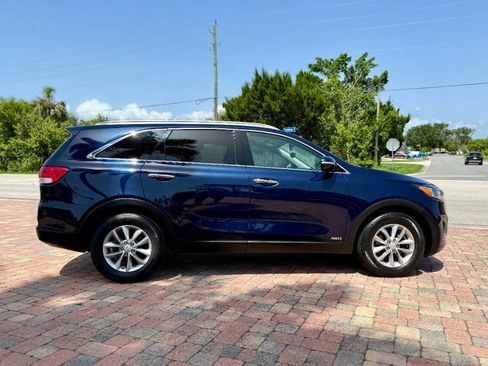 Used 2016 Kia Sorento LX AWD 4dr SUV w/ LX Convenience Package image 9