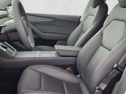 Used 2026 Tesla Model Y AWD image 19